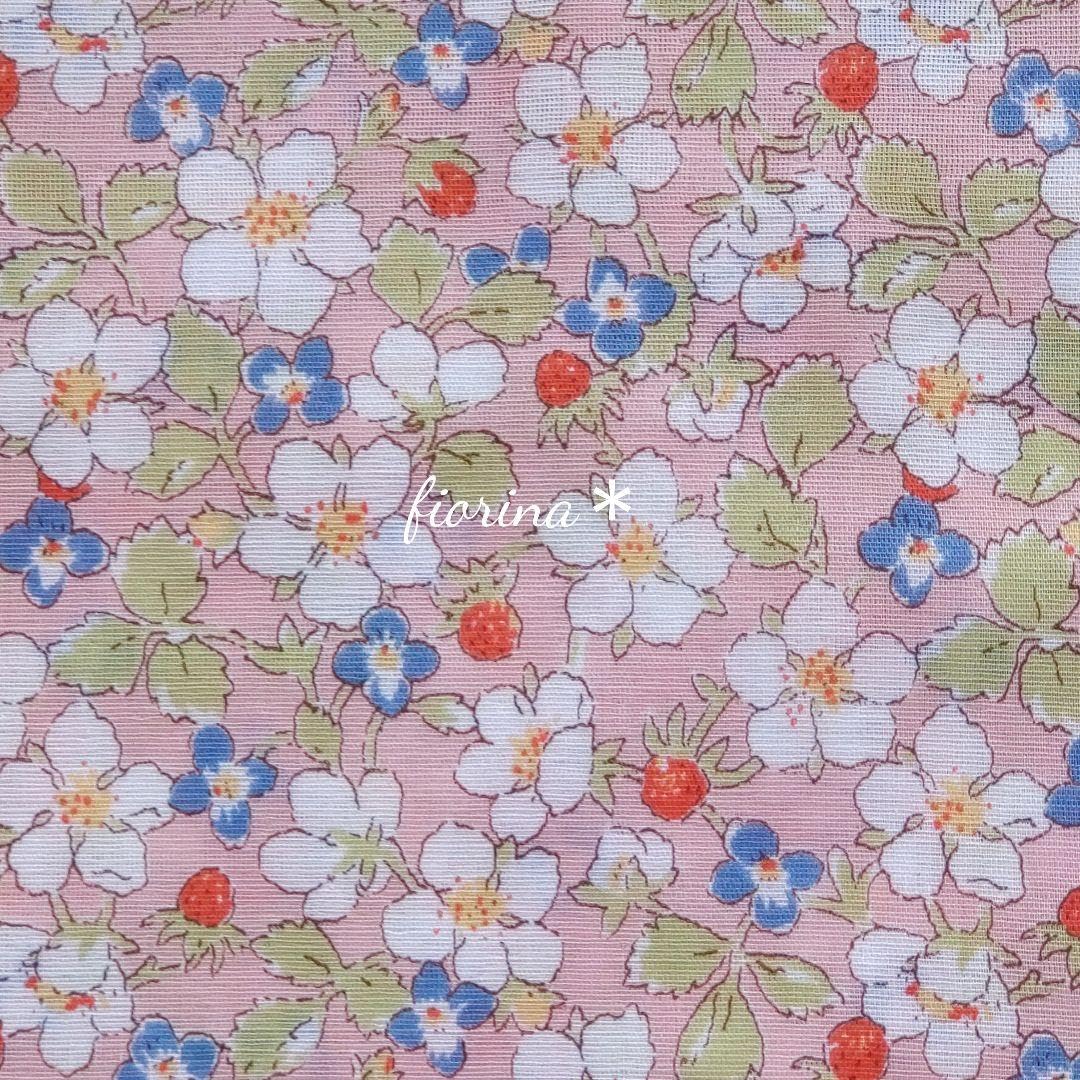 エルメス リバティコラボ花柄ハンカチ 紫 緑 ピンク エルメス リバティコラボ花柄ハンカチ 紫 緑 ピンク